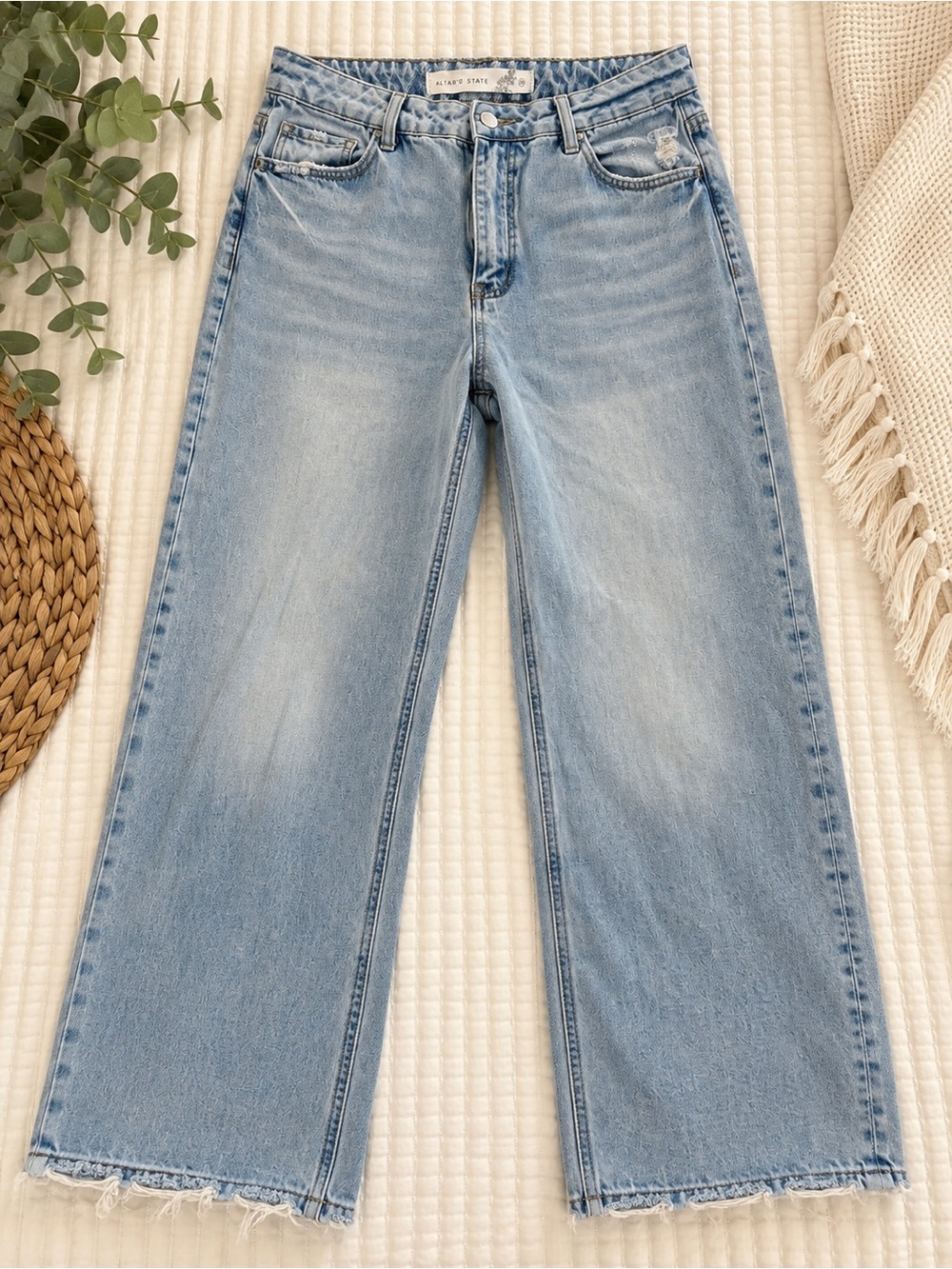 Altar’d State Light Wash Relaxed Straight Baggy Jeans Size 30